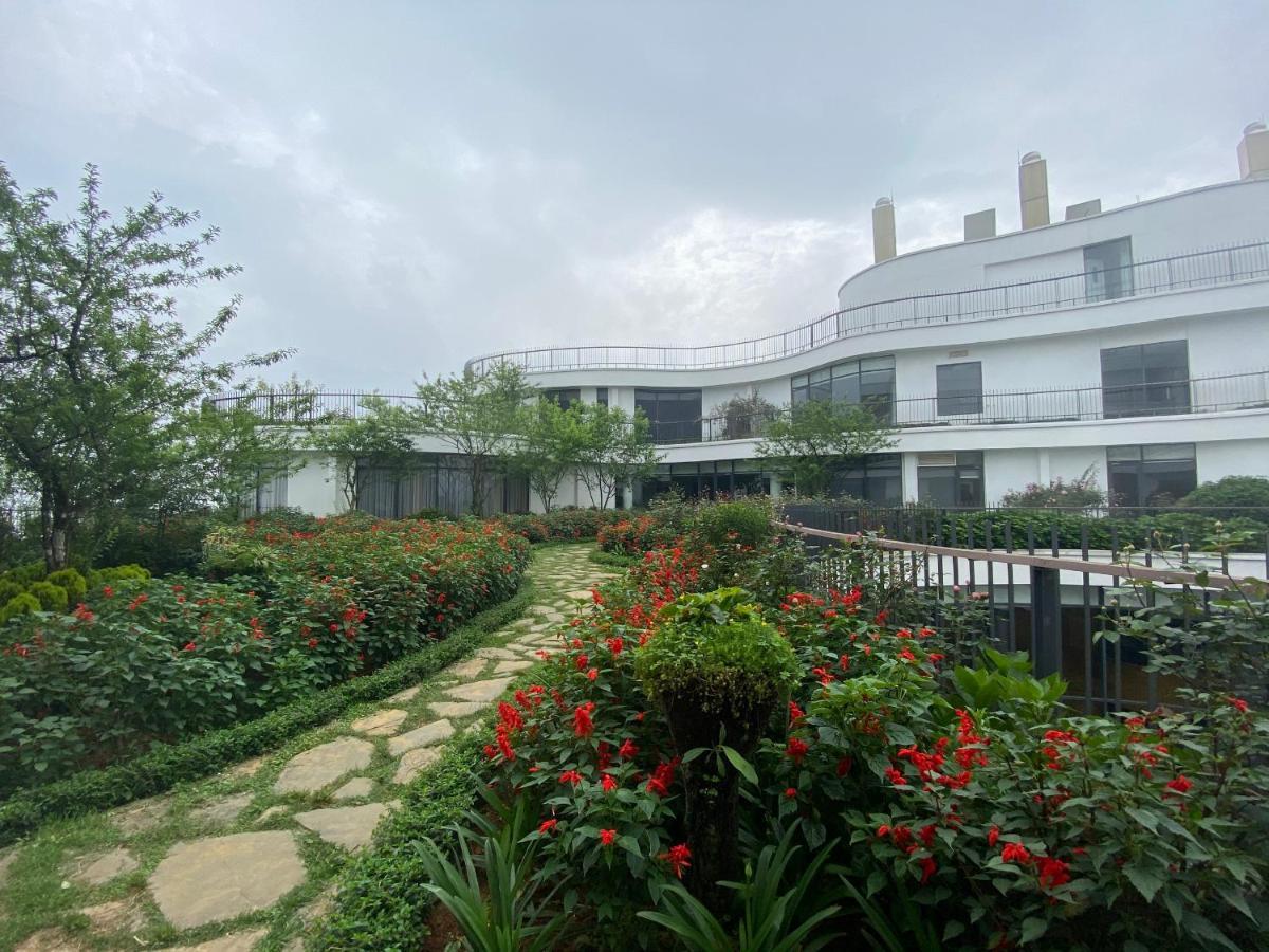 Pao'S Sapa Leisure Hotel Exterior foto The rooftop garden of the museum
