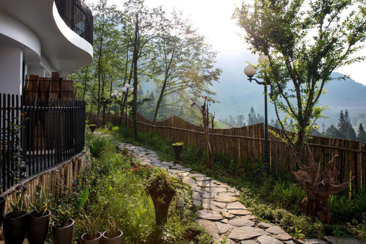 Pao'S Sapa Leisure Hotel Exterior foto A path in the resort