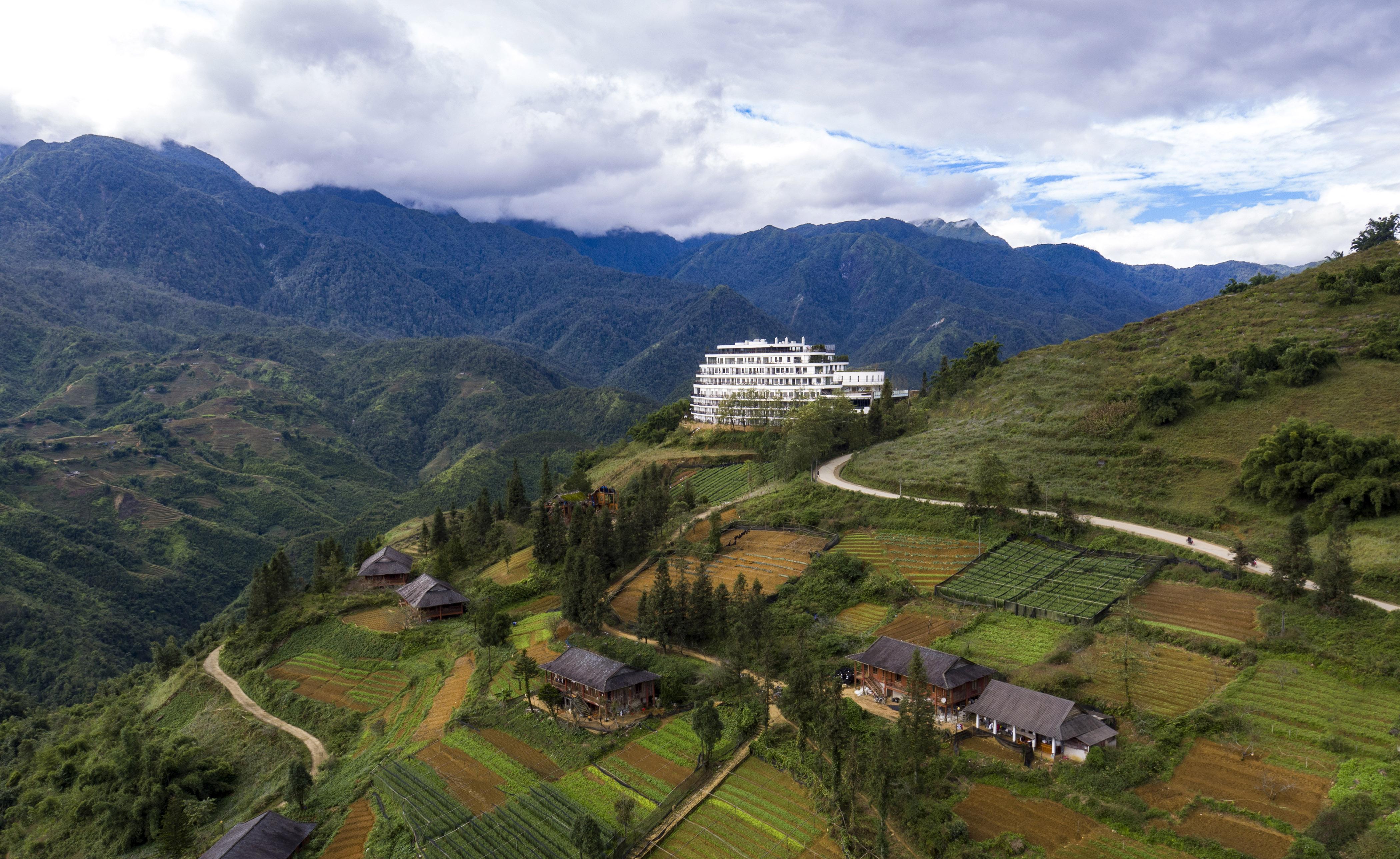 Pao'S Sapa Leisure Hotel Exterior foto Aerial view of the school